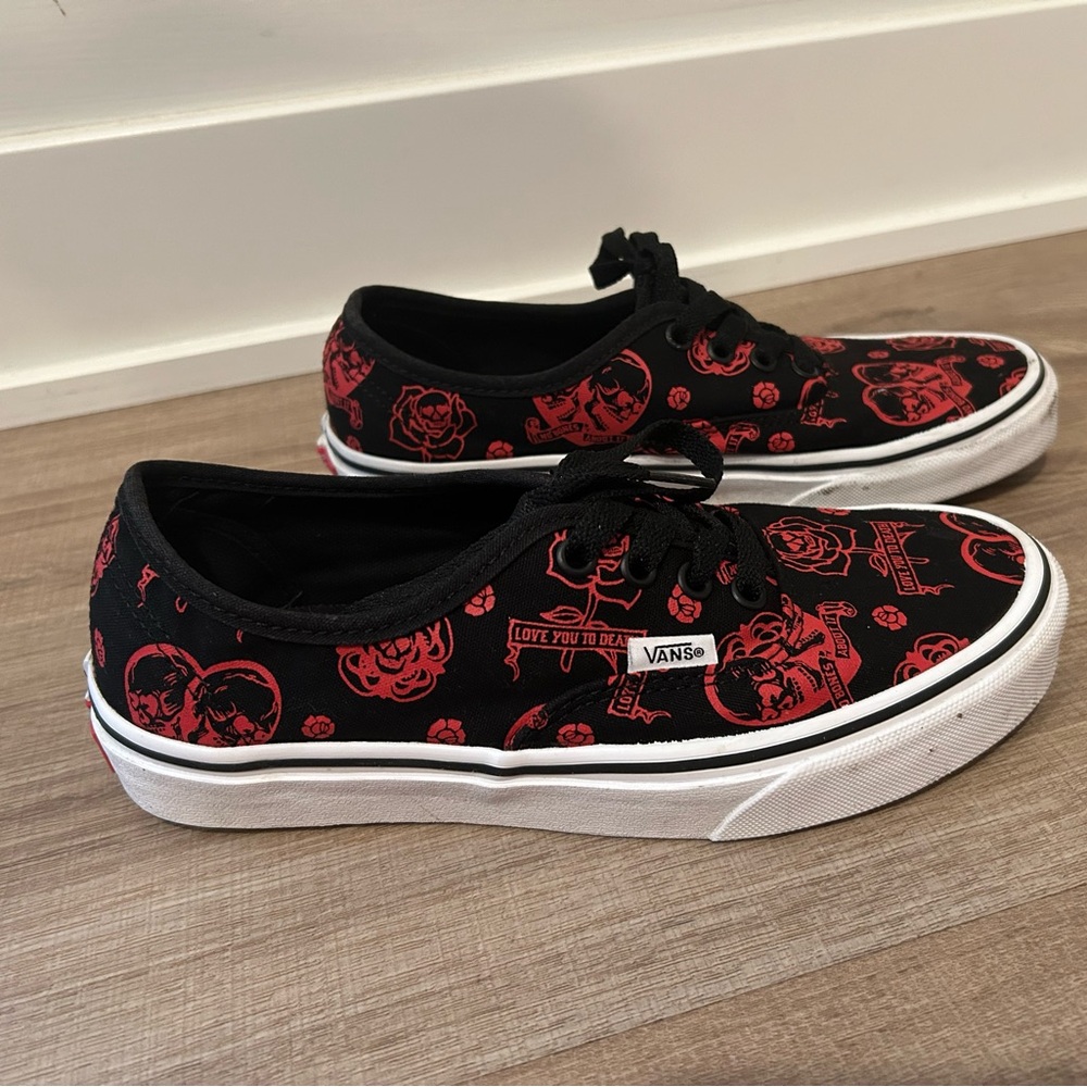 Vans Love You To Death No Bones About It Women’s Size 7 Low Top Sneakers - Picture 2 of 4